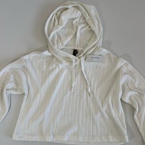 Francesca’s Lightweight Cropped Pullover